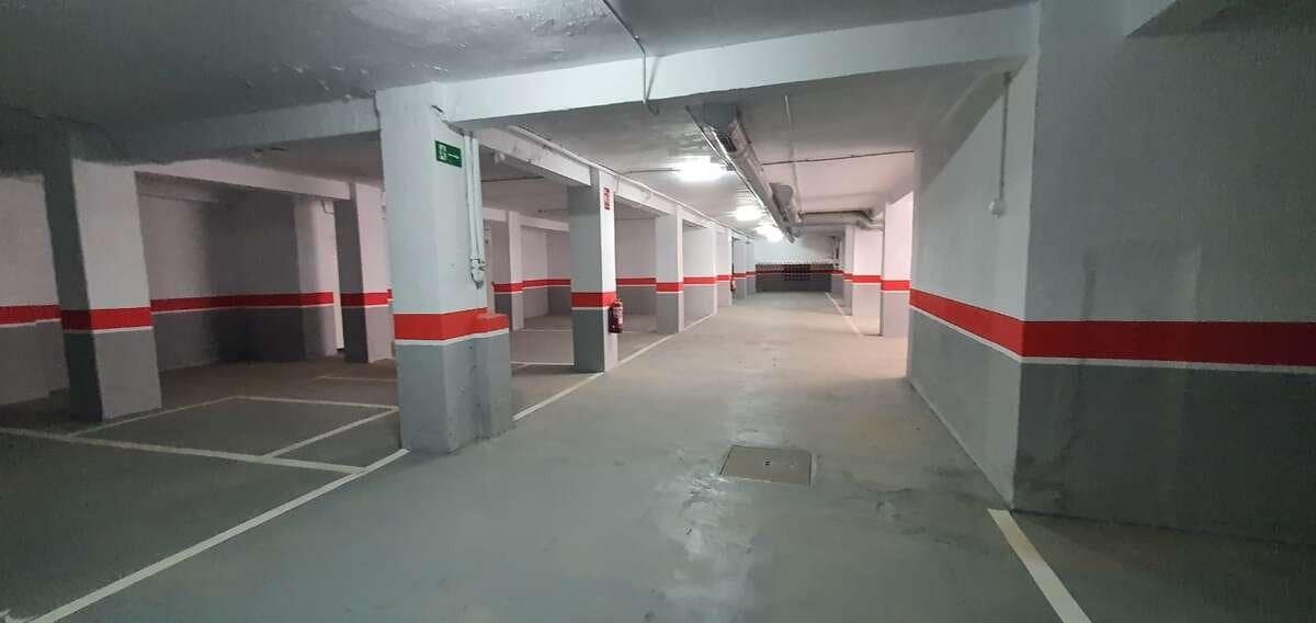 Garage for sale in Granada city - € 41,000 (Ref: 9399739)