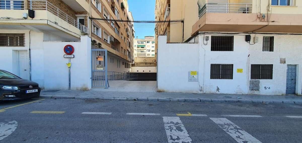 Garage for sale in Granada city - € 41,000 (Ref: 9399739)