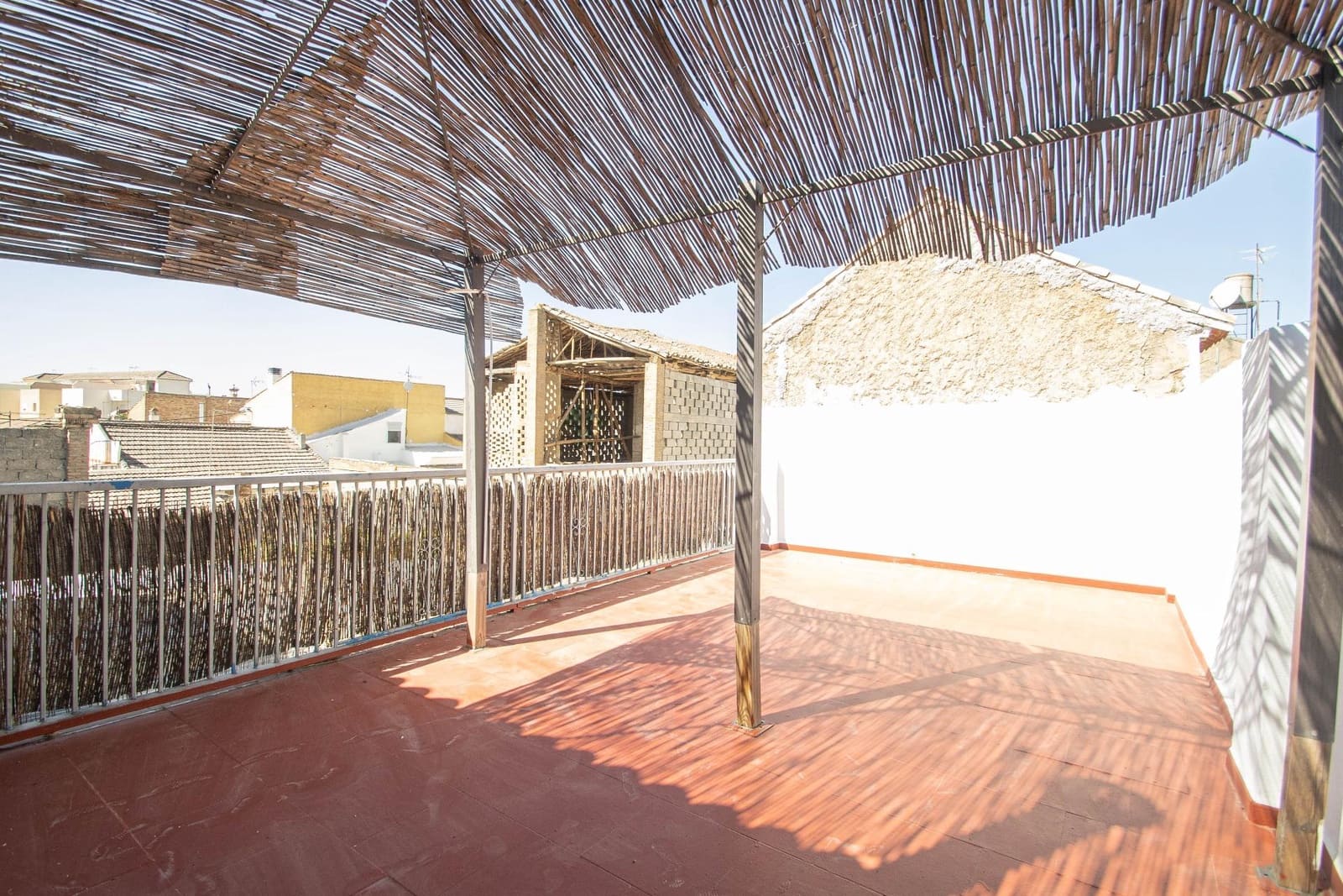 5 makuuhuone Rivitalo myytävänä paikassa Santa Fe mukana 
autotalli - 164 900 € (Ref: 9401095)