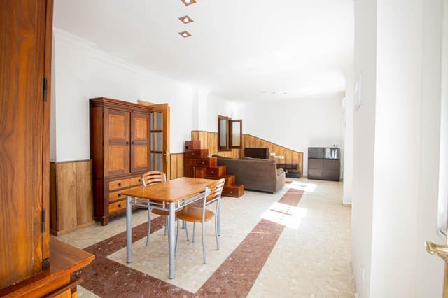 5 makuuhuone Rivitalo myytävänä paikassa Santa Fe mukana 
autotalli - 164 900 € (Ref: 9401095)