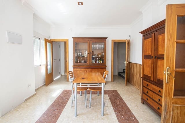 5 makuuhuone Rivitalo myytävänä paikassa Santa Fe mukana 
autotalli - 164 900 € (Ref: 9401095)