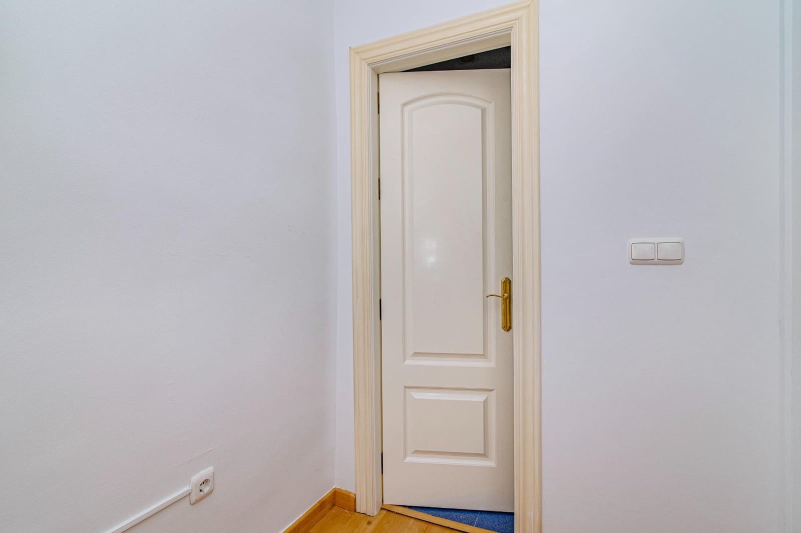 Commercial for rent in Granada city - € 500 (Ref: 9401096)