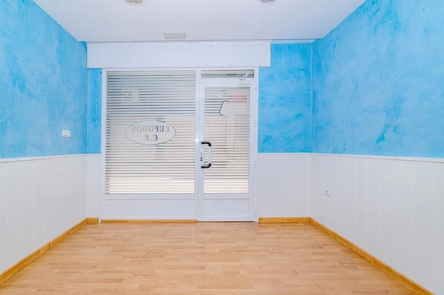 Commercial for rent in Pajaritos - Plaza de Toros, Granada city - € 500 (Ref: 9401096)