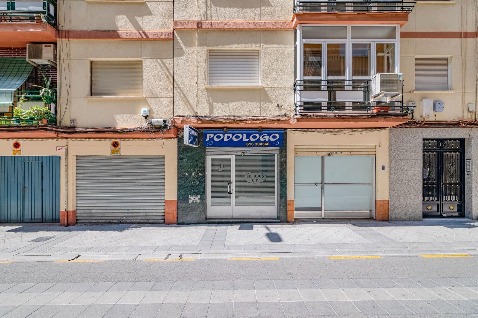 Commercial for rent in Granada city - € 500 (Ref: 9401096)