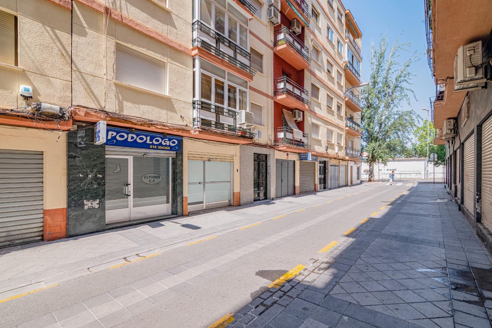Commercial for rent in Granada city - € 500 (Ref: 9401096)