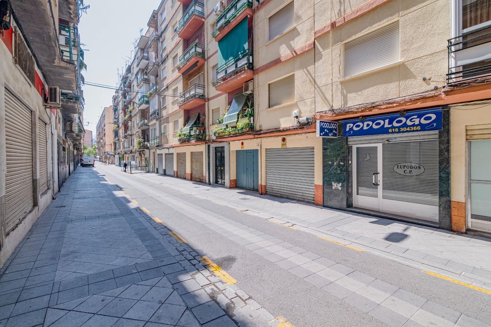 Commercial for rent in Granada city - € 500 (Ref: 9401096)