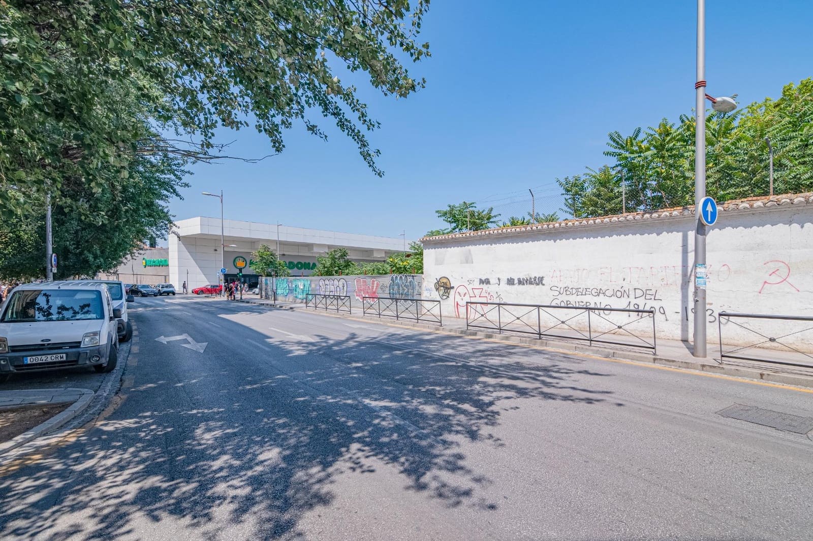 Commercial for rent in Granada city - € 500 (Ref: 9401096)