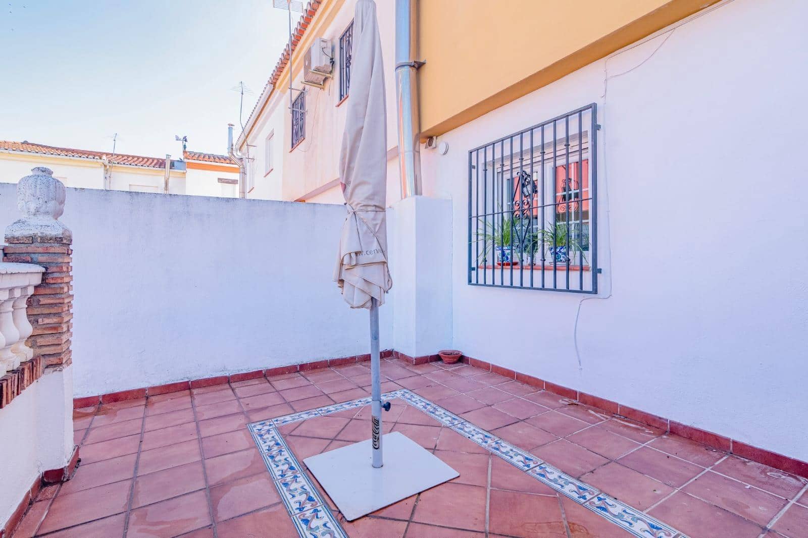 3 makuuhuone Rivitalo myytävänä paikassa Cullar Vega mukana uima-altaan - 299 000 € (Ref: 9427250)