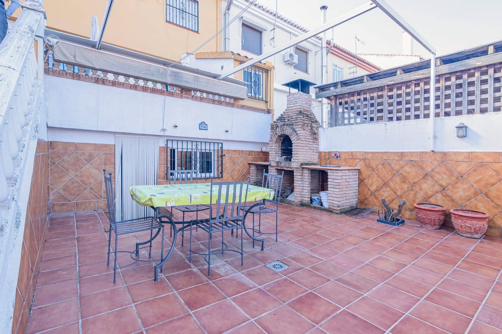 3 makuuhuone Rivitalo myytävänä paikassa Cullar Vega mukana uima-altaan - 299 000 € (Ref: 9427250)