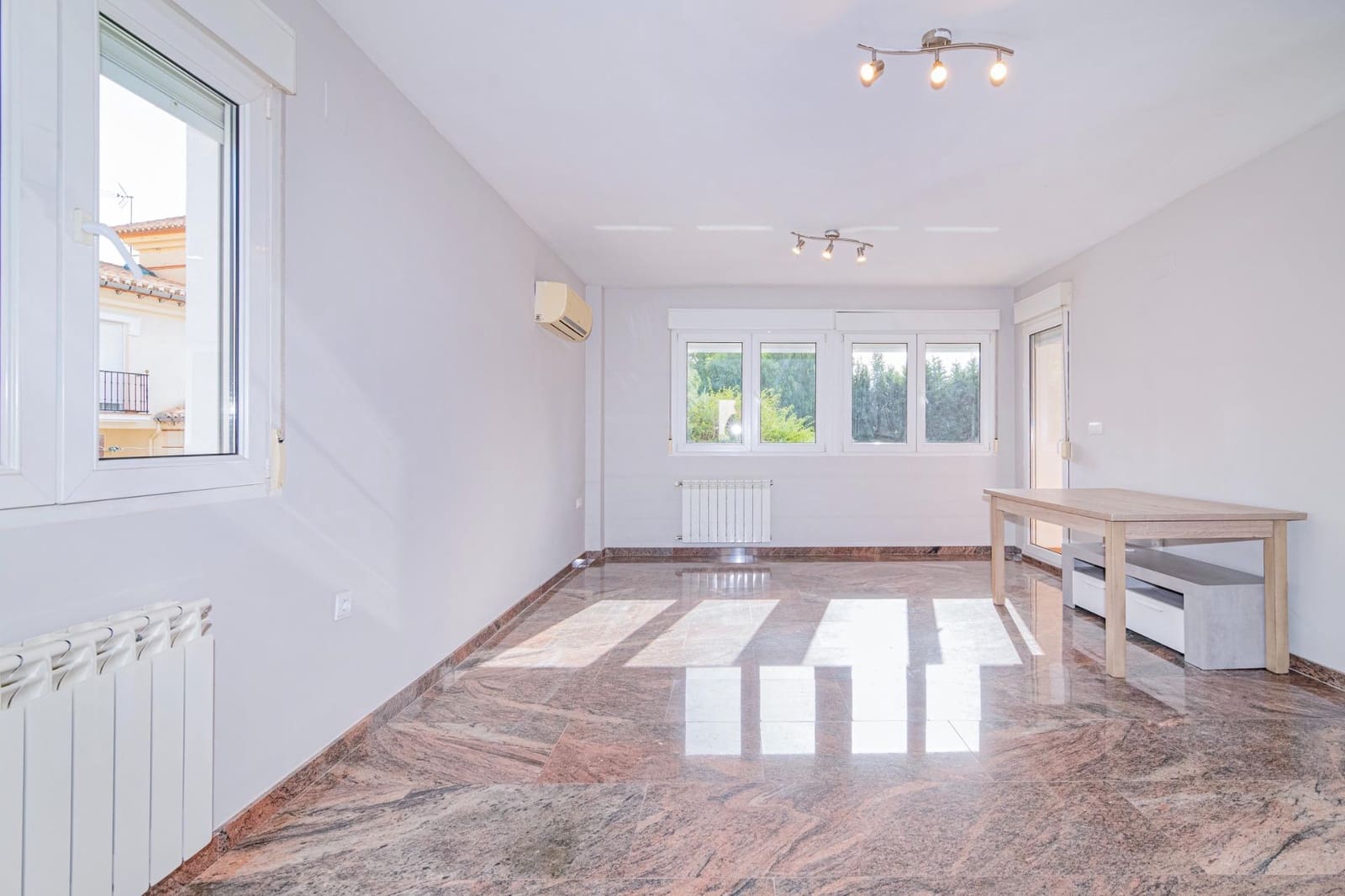 4 chambre Villa/Maison Semi-Mitoyenne à vendre à Ogijares avec piscine garage - 349 000 € (Ref: 9427584)