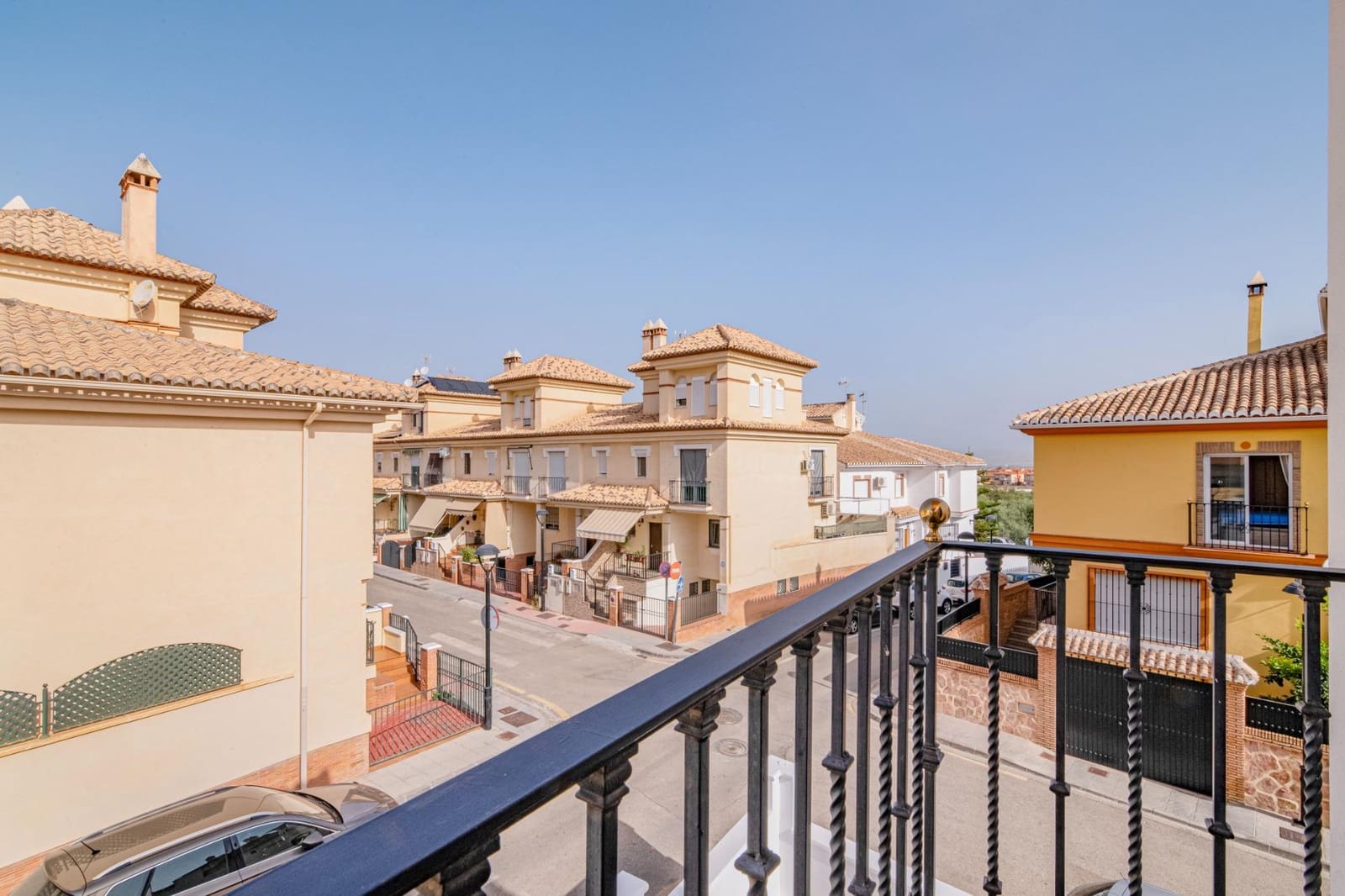 4 chambre Villa/Maison Semi-Mitoyenne à vendre à Ogijares avec piscine garage - 349 000 € (Ref: 9427584)