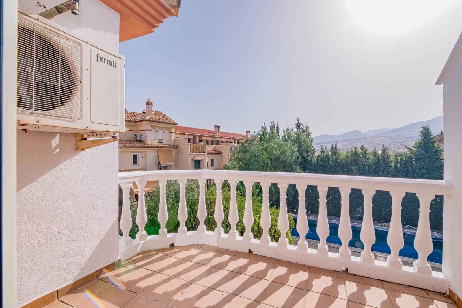 4 chambre Villa/Maison Semi-Mitoyenne à vendre à Ogijares avec piscine garage - 349 000 € (Ref: 9427584)