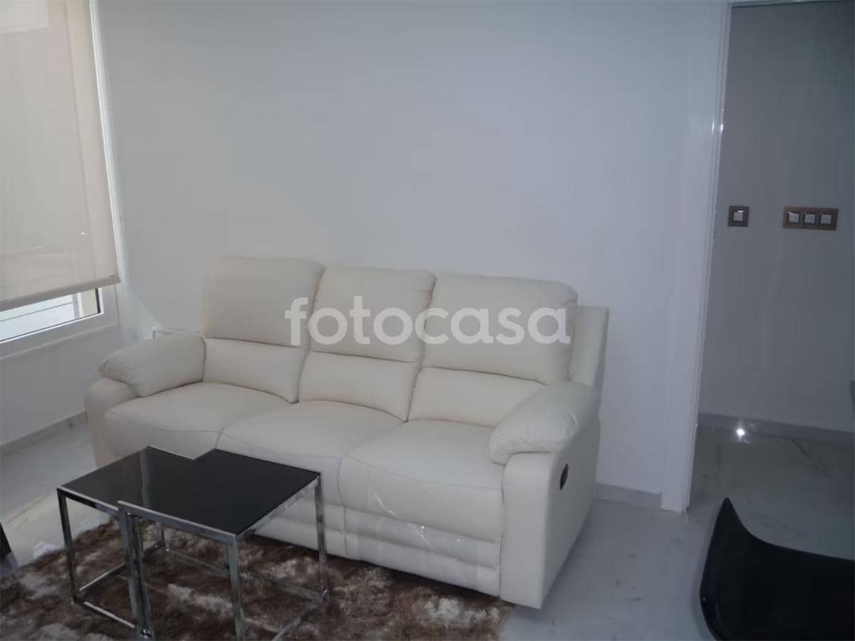 2 bedroom Flat for rent in Granada city - € 800 (Ref: 9431090)