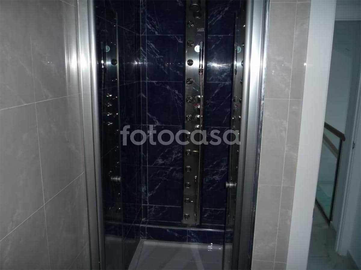 2 bedroom Flat for rent in Granada city - € 800 (Ref: 9431090)