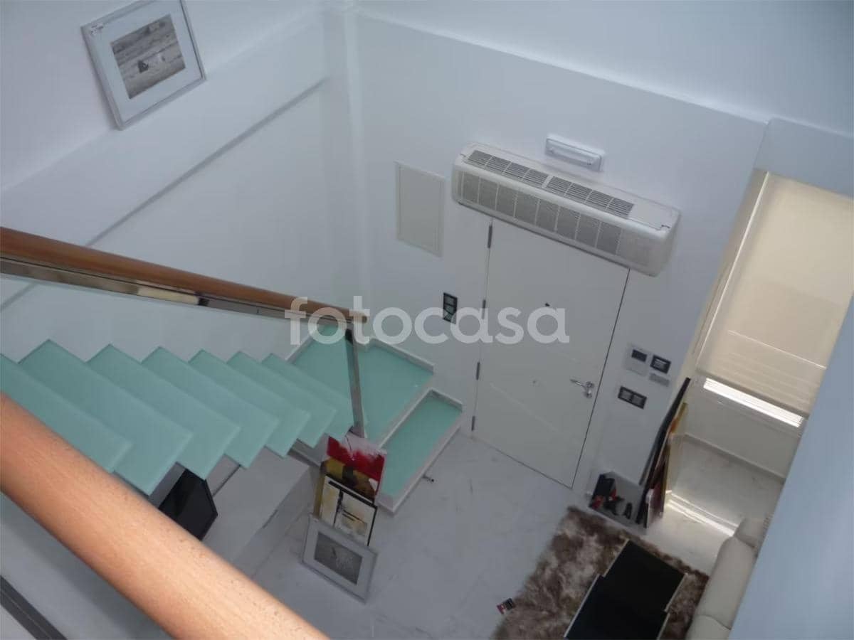 2 bedroom Flat for rent in Granada city - € 800 (Ref: 9431090)
