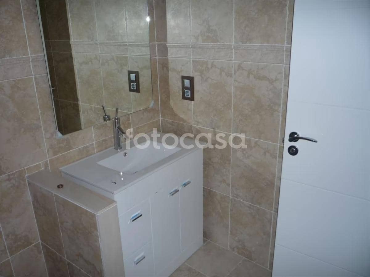 2 bedroom Flat for rent in Granada city - € 800 (Ref: 9431090)