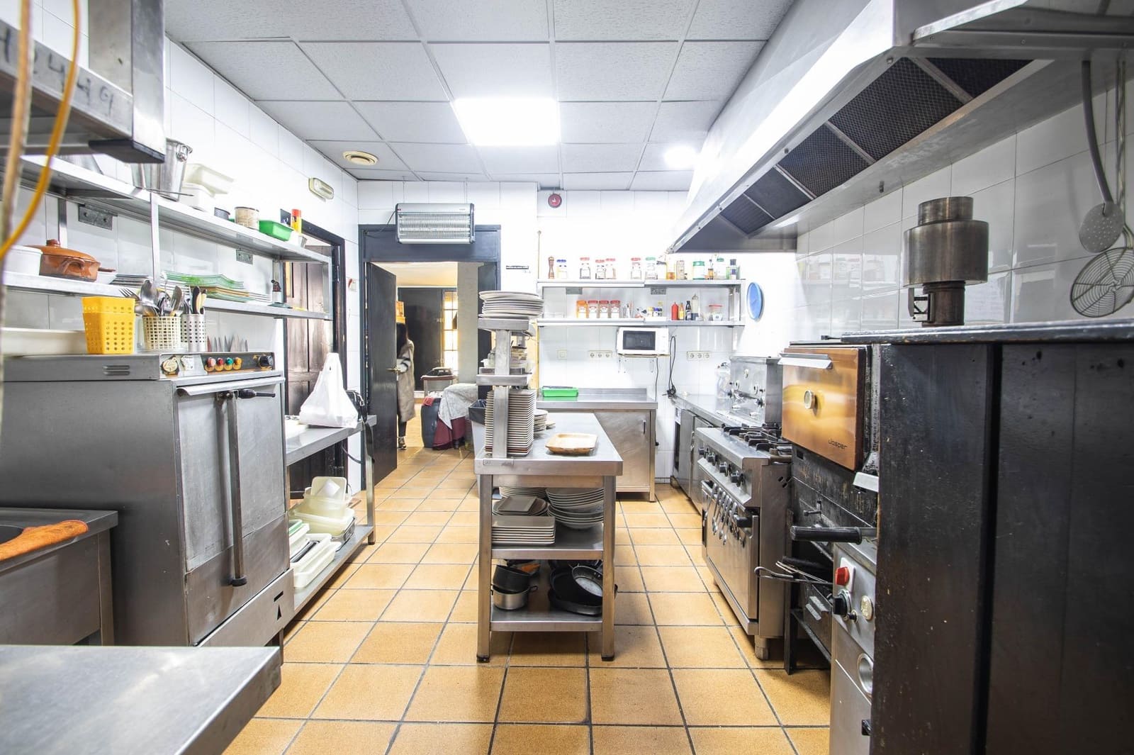 4 bedroom Commercial for rent in Santa Fe - € 1,500 (Ref: 9433469)