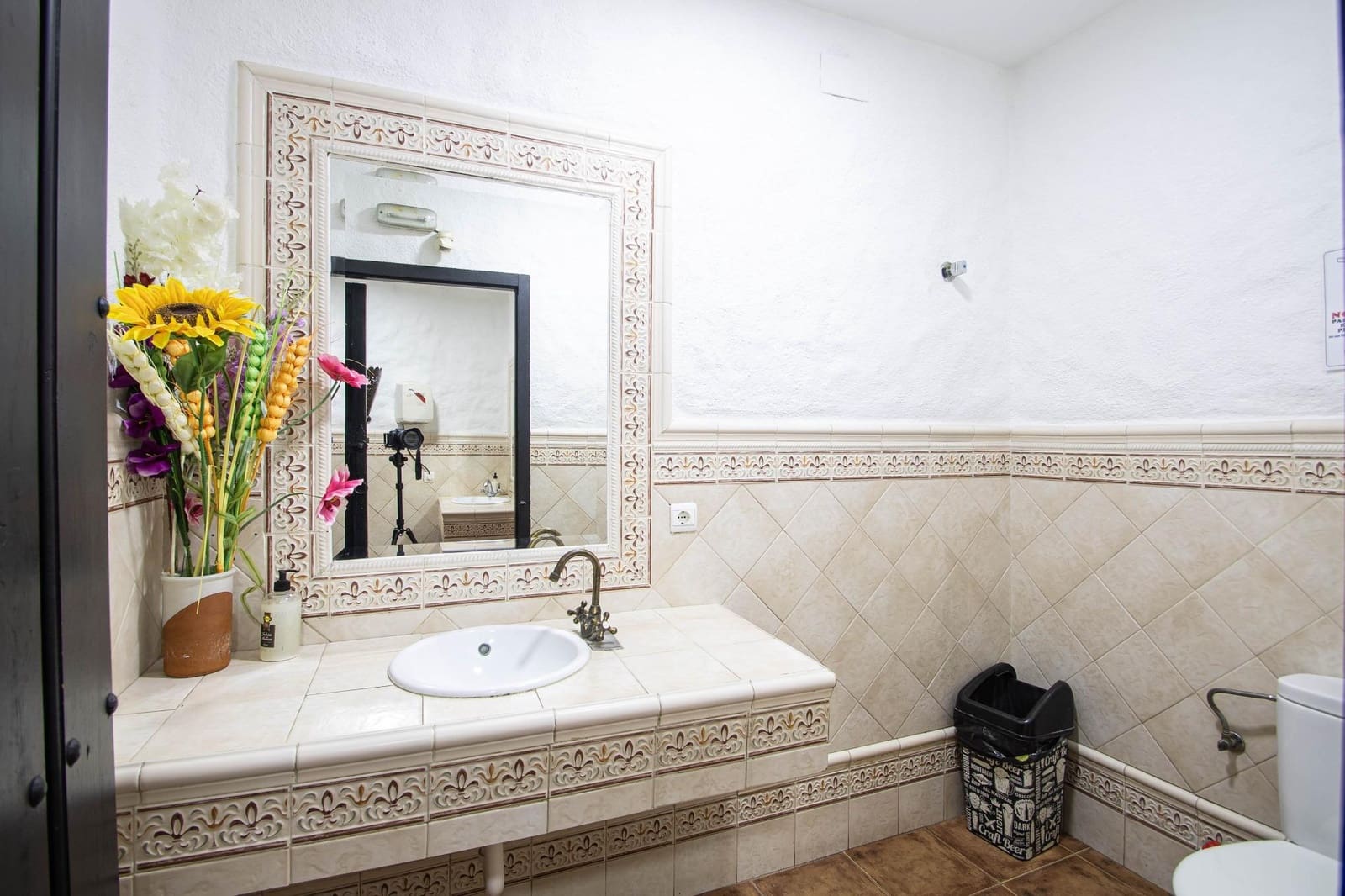 4 bedroom Commercial for rent in Santa Fe - € 1,500 (Ref: 9433469)