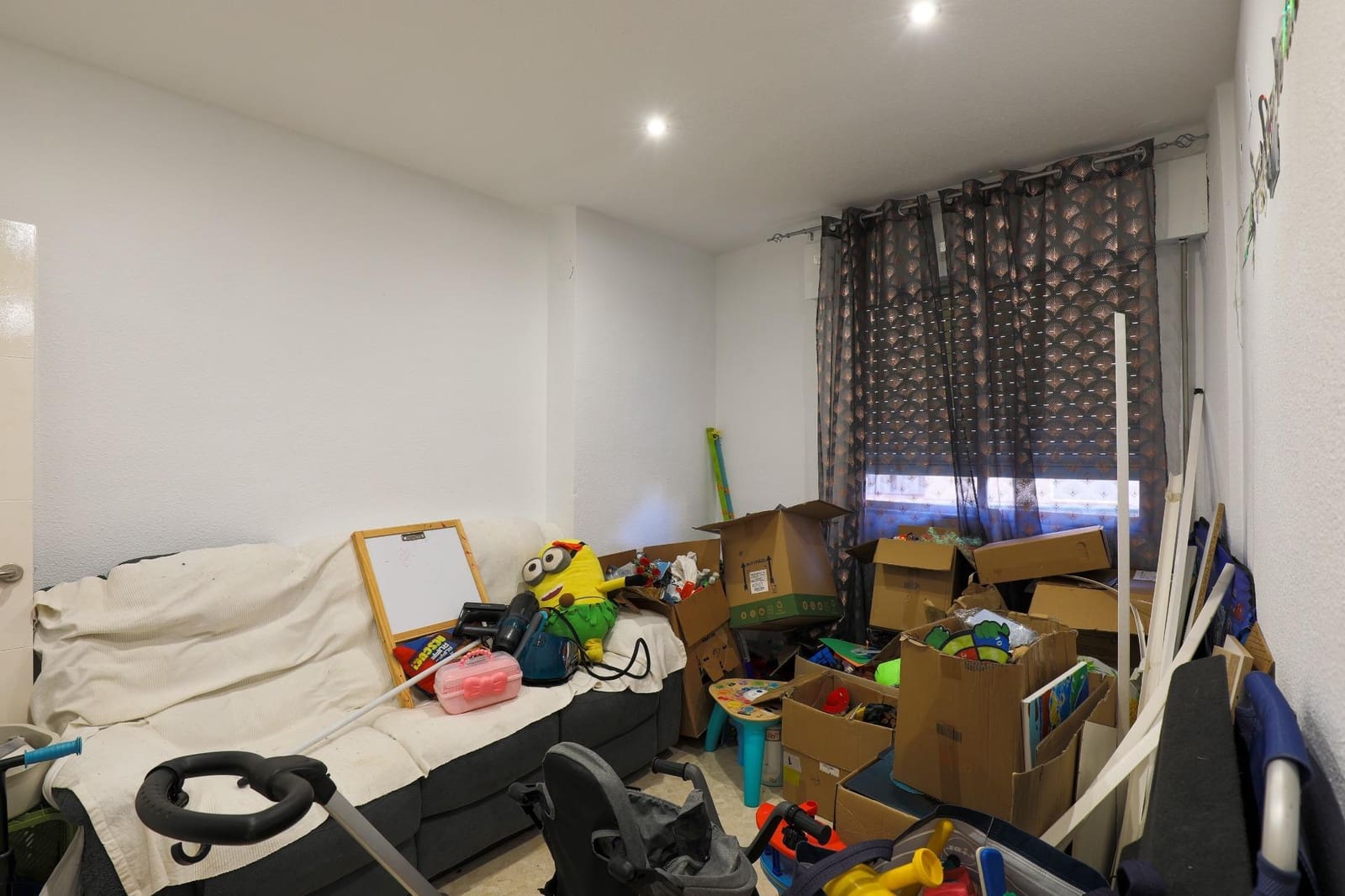 4 slaapkamer Flat te koop in Durcal - € 138.000 (Ref: 9437144)