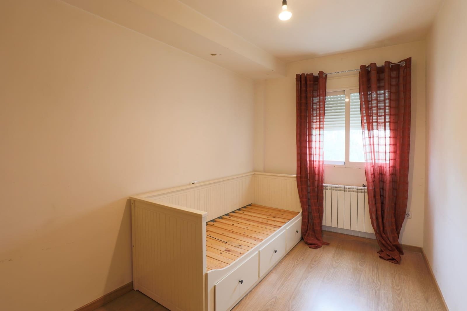 2 bedroom Flat for sale in Las Gabias with garage - € 155,000 (Ref: 9437145)