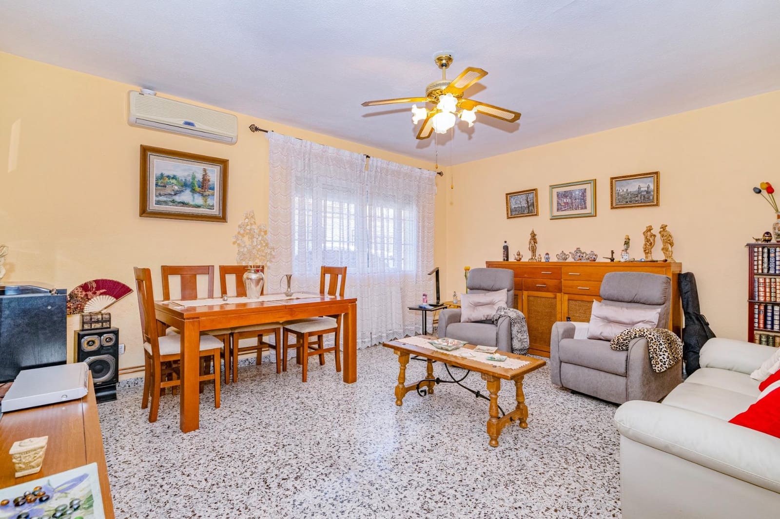 4 makuuhuone Omakotitalo myytävänä paikassa Las Gabias - 199 990 € (Ref: 9437147)