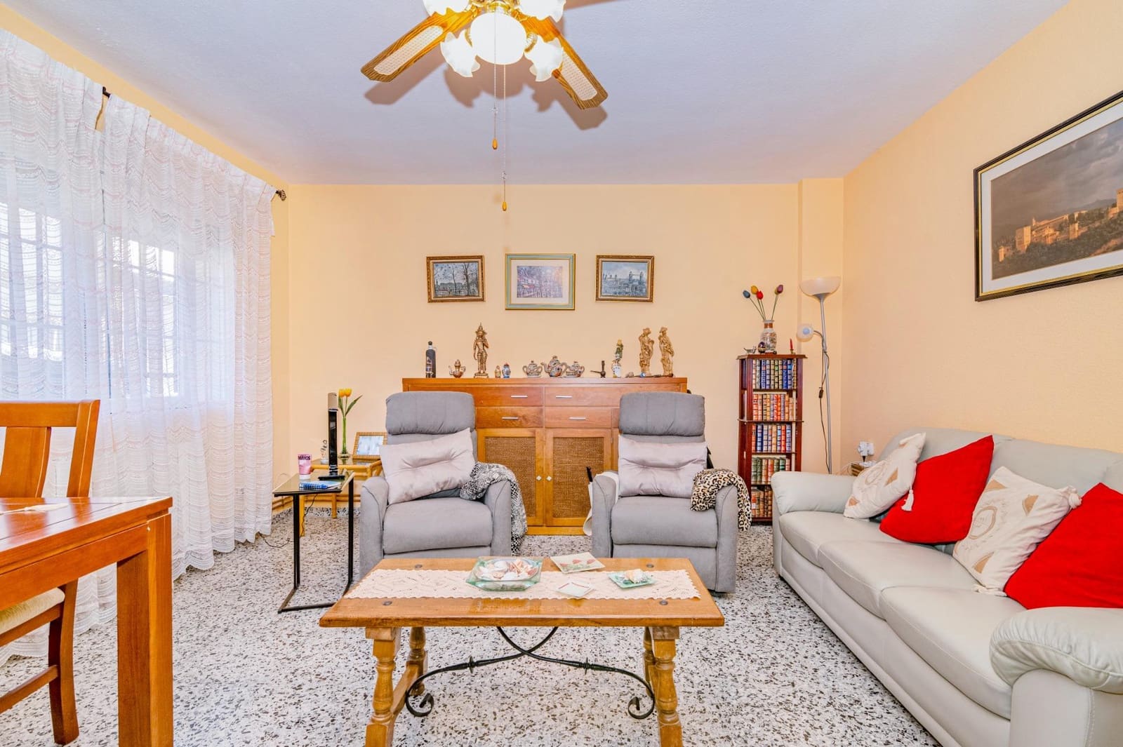 4 makuuhuone Omakotitalo myytävänä paikassa Las Gabias - 199 990 € (Ref: 9437147)