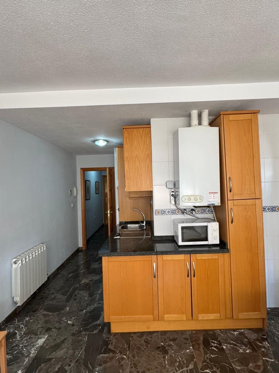 2 soveværelse Lejlighed til leje i Armilla - € 750 (Ref: 9440167)