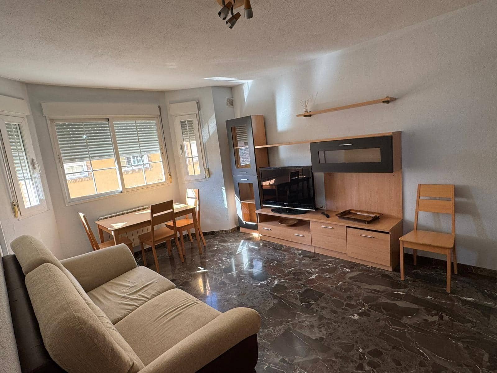 2 soveværelse Lejlighed til leje i Armilla - € 750 (Ref: 9440167)