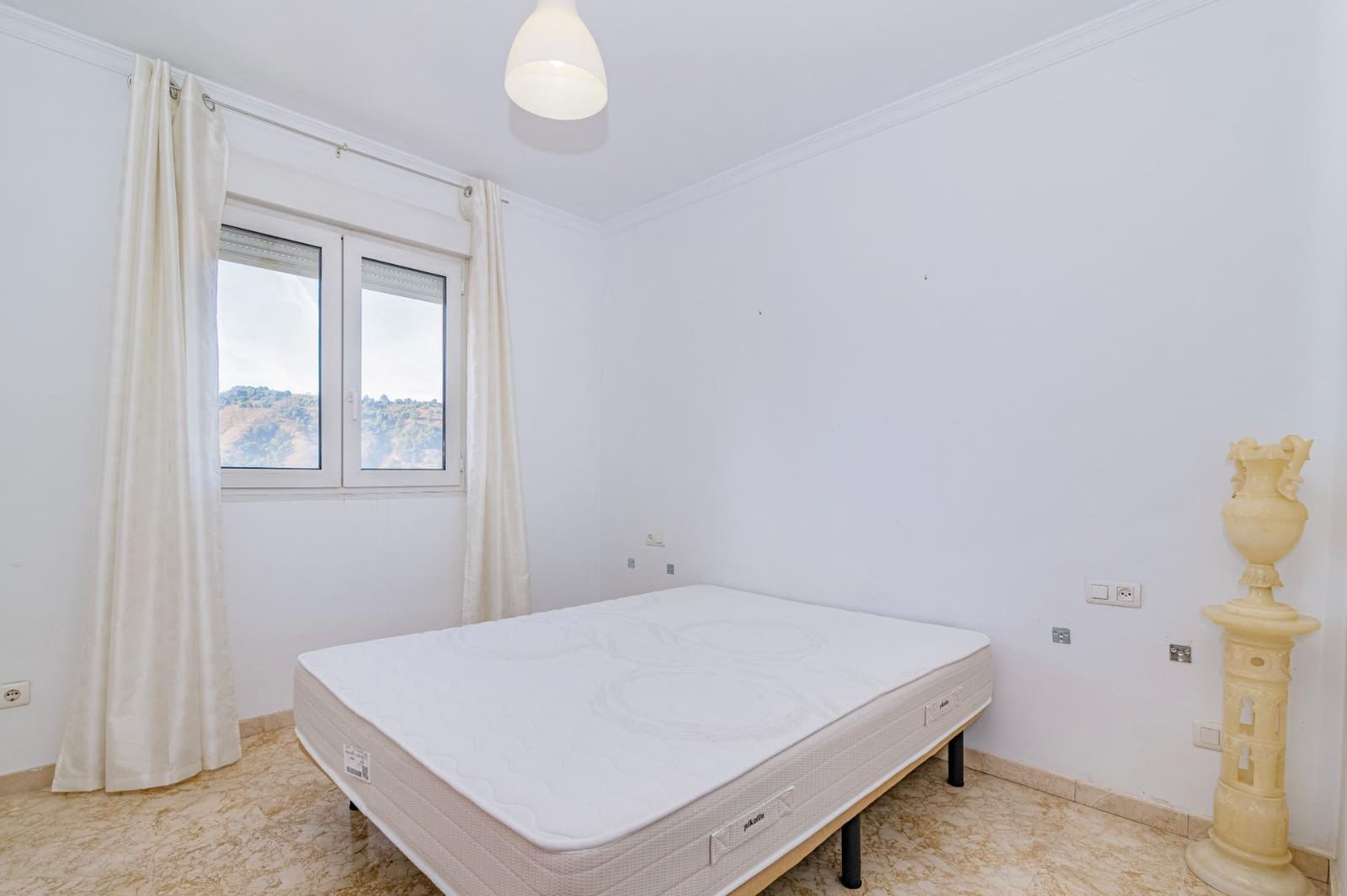 3 bedroom Flat for sale in Cenes de la Vega with pool garage - € 184,000 (Ref: 9446369)