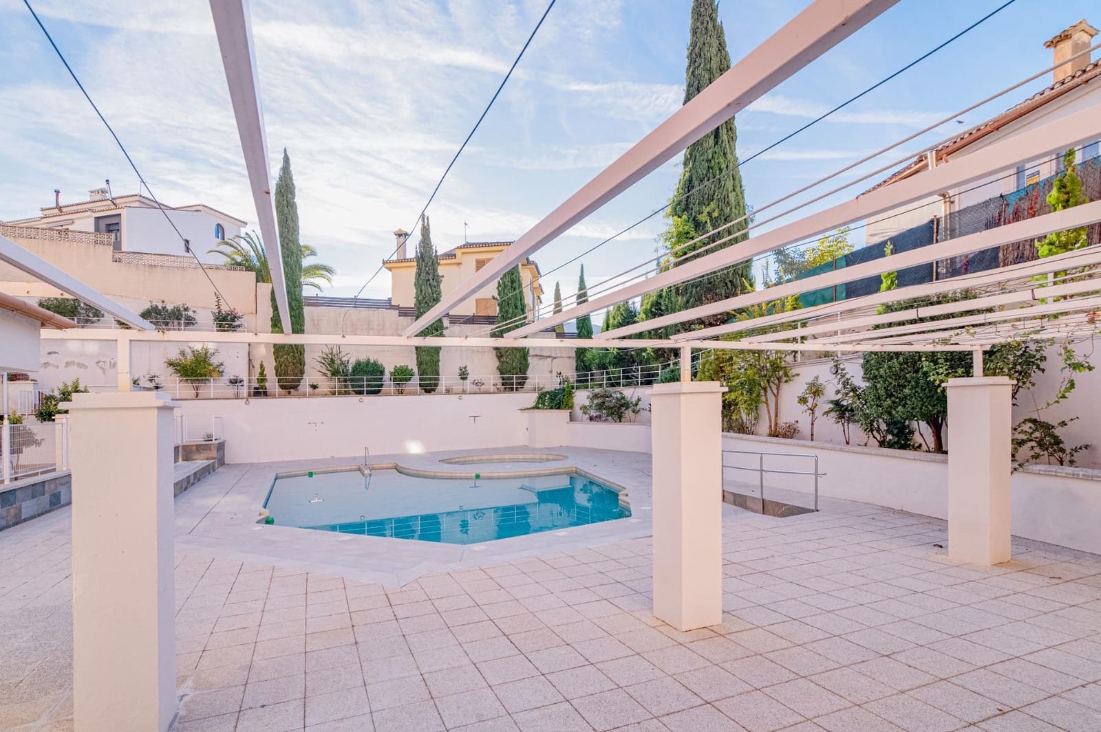 3 bedroom Flat for sale in Cenes de la Vega with pool garage - € 184,000 (Ref: 9446369)