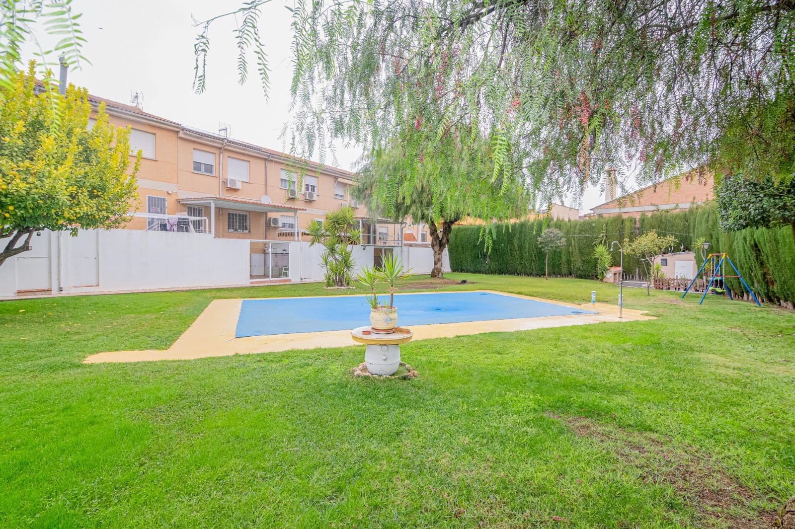 3 bedroom Terraced Villa for sale in Las Gabias with pool - € 239,000 (Ref: 9452159)