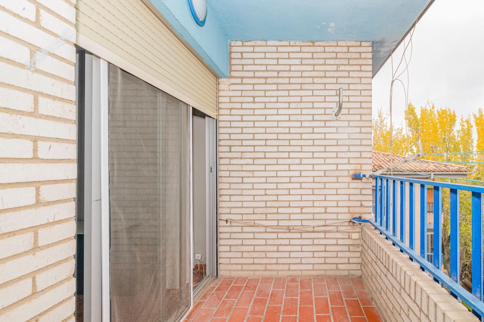 4 bedroom Flat for sale in Granada city with garage - € 165,000 (Ref: 9452160)