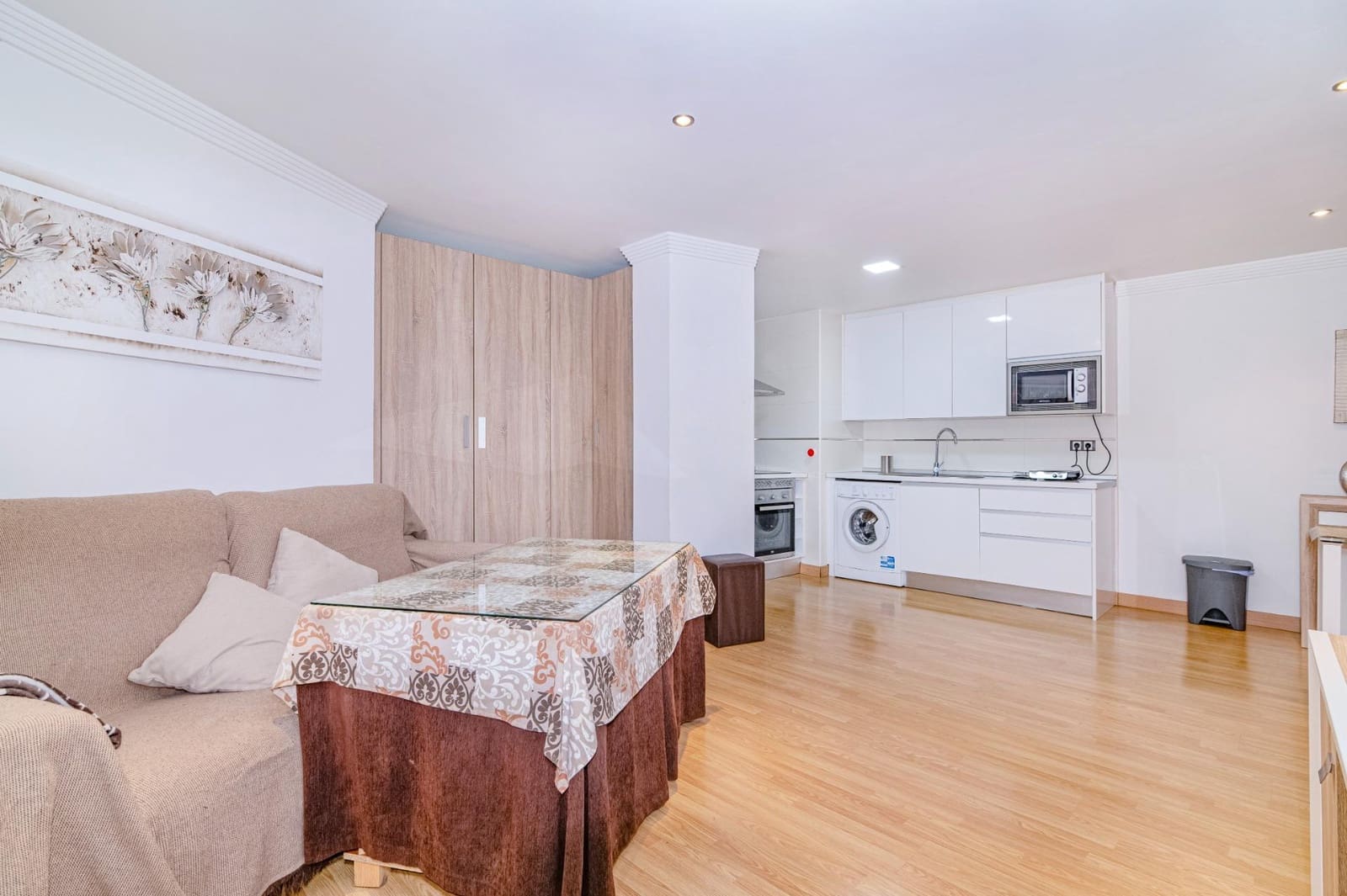 2 bedroom Flat for sale in La Zubia - € 150,000 (Ref: 9468517)