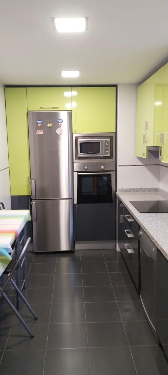 3 quarto Apartamento para arrendar em Granada cidade com piscina - 900 € (Ref: 9488362)