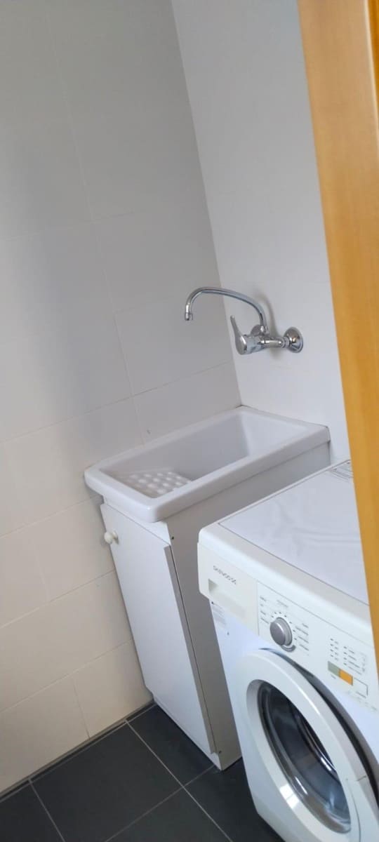 3 quarto Apartamento para arrendar em Granada cidade com piscina - 900 € (Ref: 9488362)