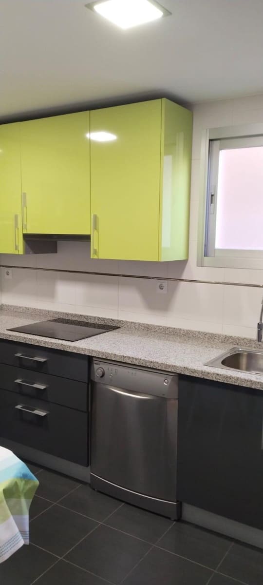 3 quarto Apartamento para arrendar em Granada cidade com piscina - 900 € (Ref: 9488362)