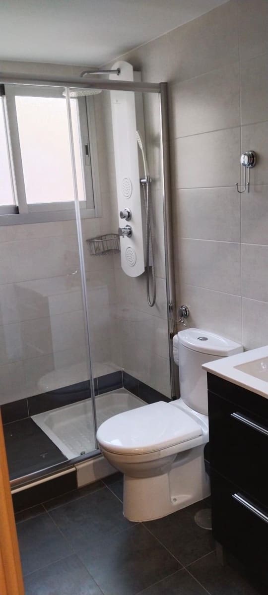 3 quarto Apartamento para arrendar em Granada cidade com piscina - 900 € (Ref: 9488362)