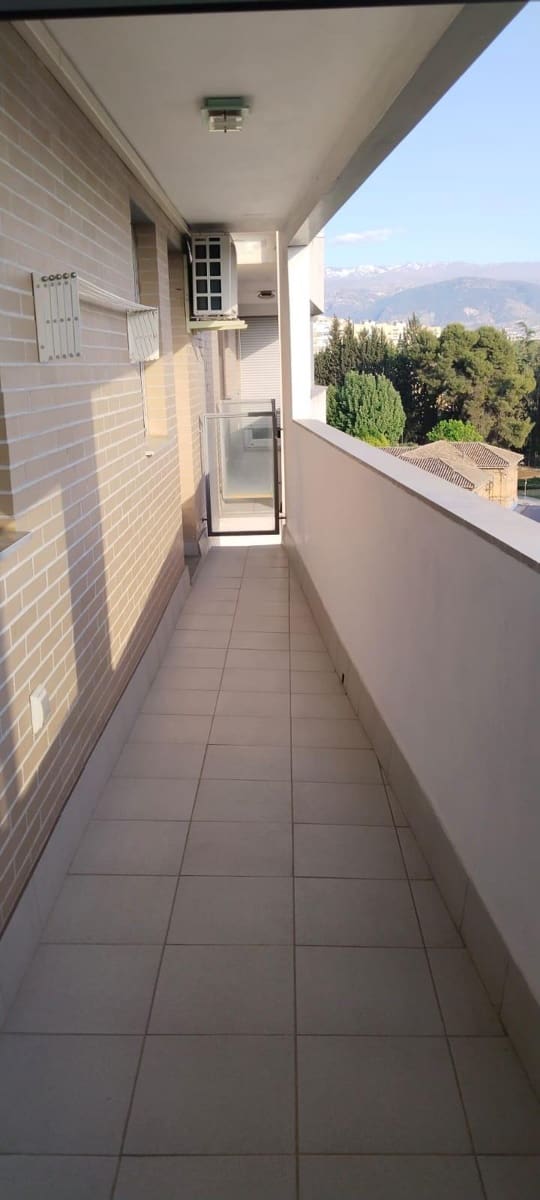 3 quarto Apartamento para arrendar em Granada cidade com piscina - 900 € (Ref: 9488362)