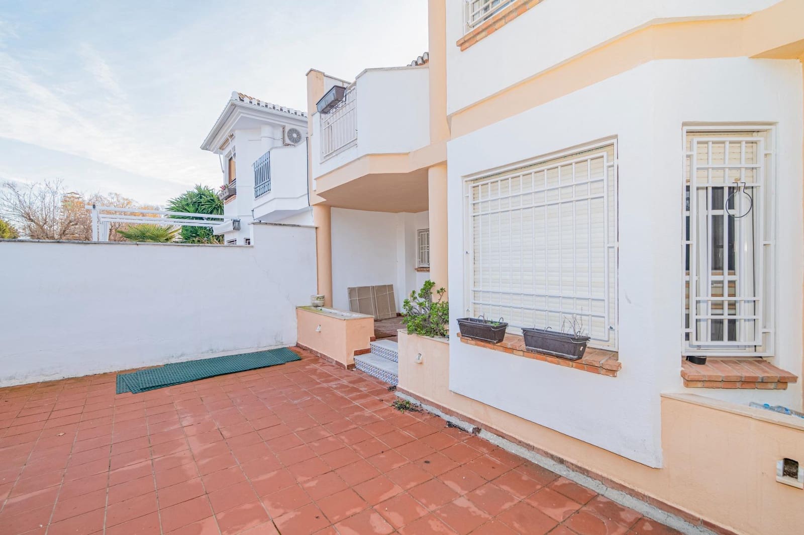 3 bedroom Semi-detached Villa for sale in Albolote with garage - € 265,000 (Ref: 9488363)