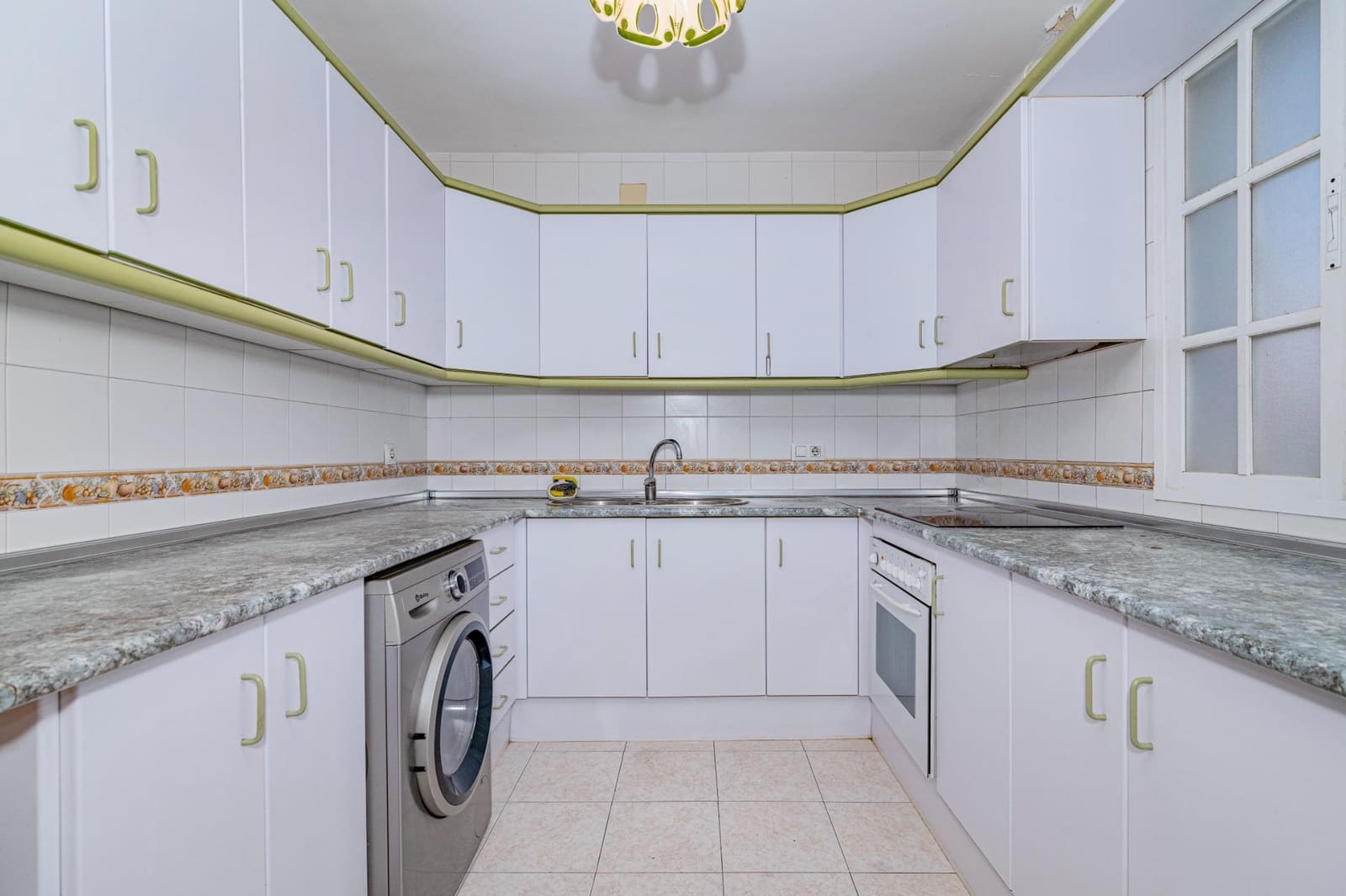 3 bedroom Semi-detached Villa for sale in Albolote with garage - € 265,000 (Ref: 9488363)