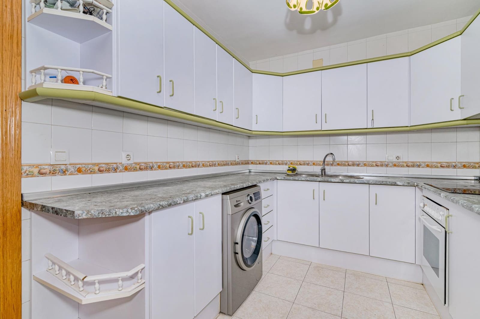 3 bedroom Semi-detached Villa for sale in Albolote with garage - € 265,000 (Ref: 9488363)