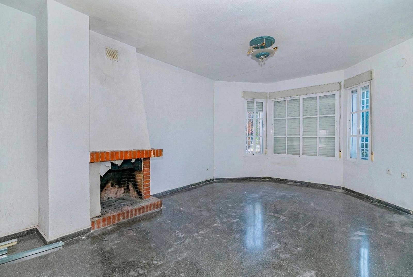 3 bedroom Semi-detached Villa for sale in Albolote with garage - € 265,000 (Ref: 9488363)