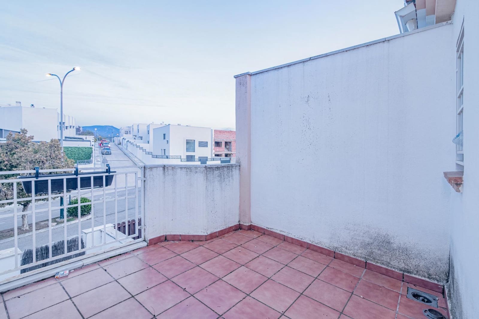 3 bedroom Semi-detached Villa for sale in Albolote with garage - € 265,000 (Ref: 9488363)