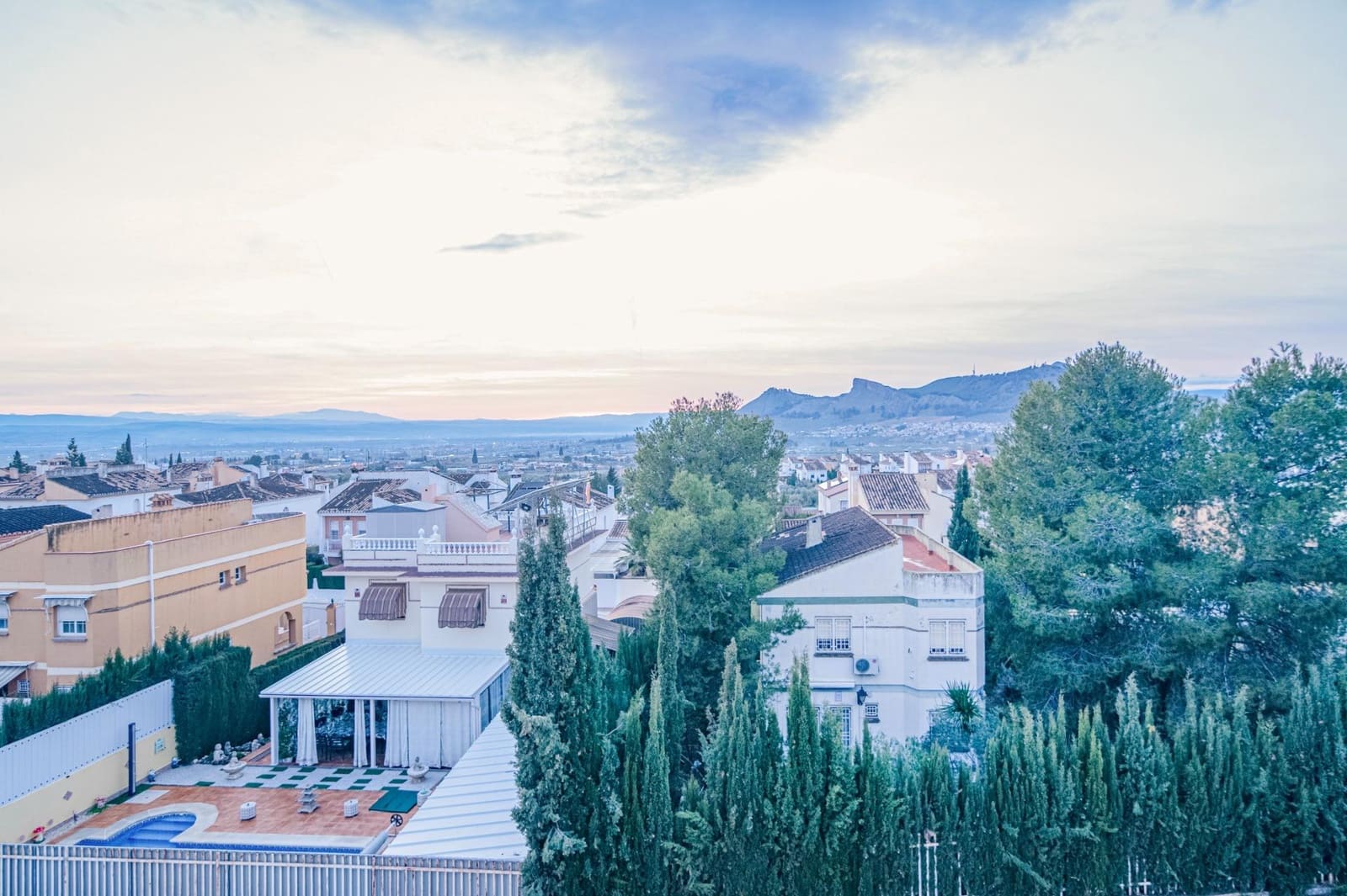 3 bedroom Semi-detached Villa for sale in Albolote with garage - € 265,000 (Ref: 9488363)