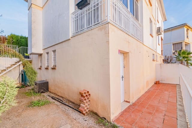 3 bedroom Semi-detached Villa for sale in Albolote with garage - € 265,000 (Ref: 9488363)