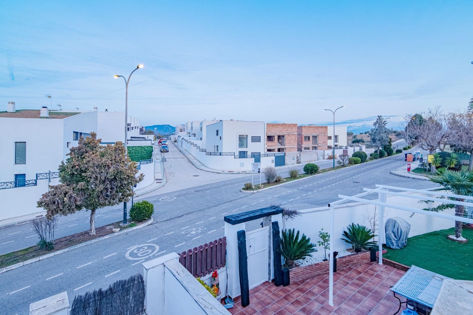 3 bedroom Semi-detached Villa for sale in Albolote with garage - € 265,000 (Ref: 9488363)