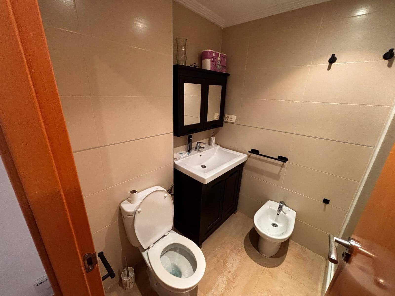 Piso de 3 habitaciones en Granada ciudad en alquiler - 900 € (Ref: 9497272)