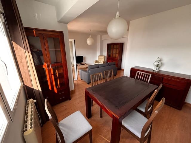 Piso de 3 habitaciones en Camino de Ronda - Rosaleda, Granada ciudad en alquiler - 900 € (Ref: 9497272)