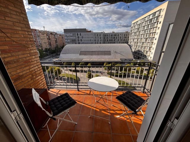 Piso de 3 habitaciones en Camino de Ronda - Rosaleda, Granada ciudad en alquiler - 900 € (Ref: 9497272)