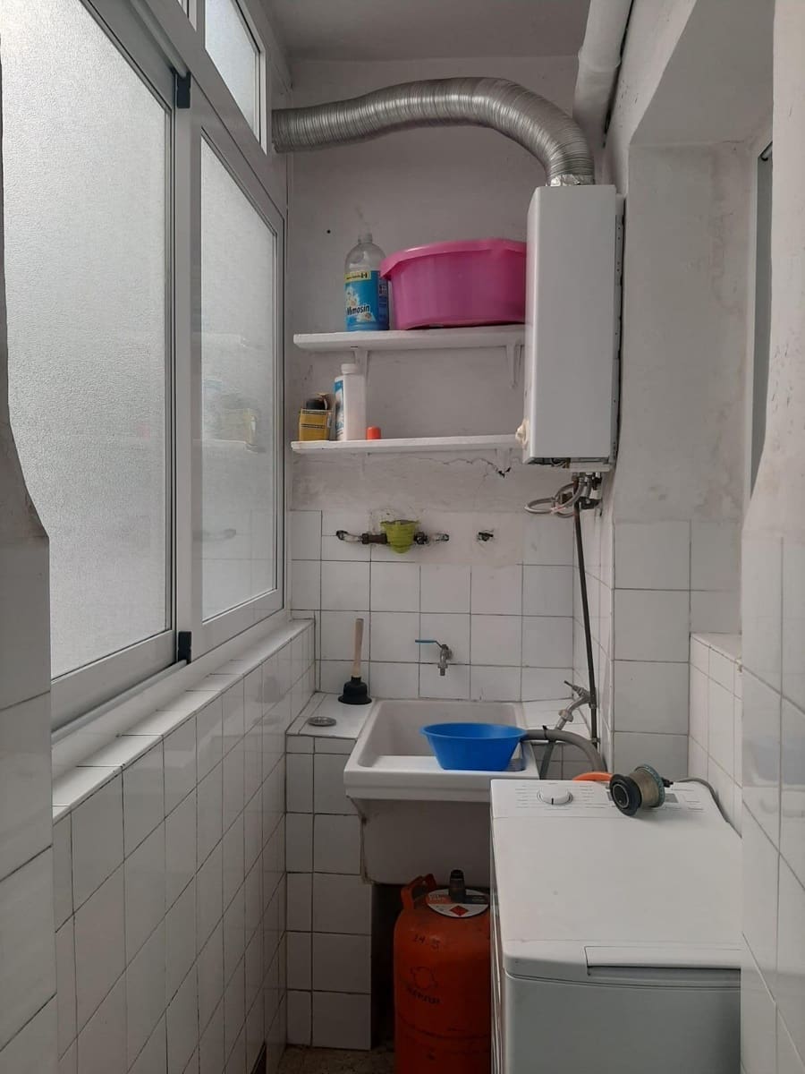 Piso de 3 habitaciones en Granada ciudad en alquiler - 950 € (Ref: 9497273)